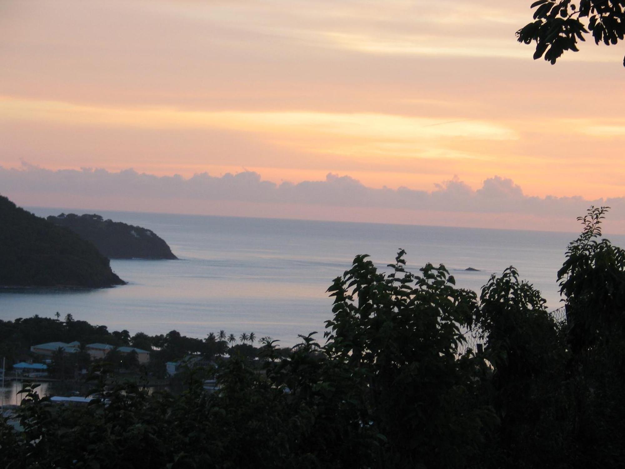 Italian Guesthouse Gros-Islet Buitenkant foto