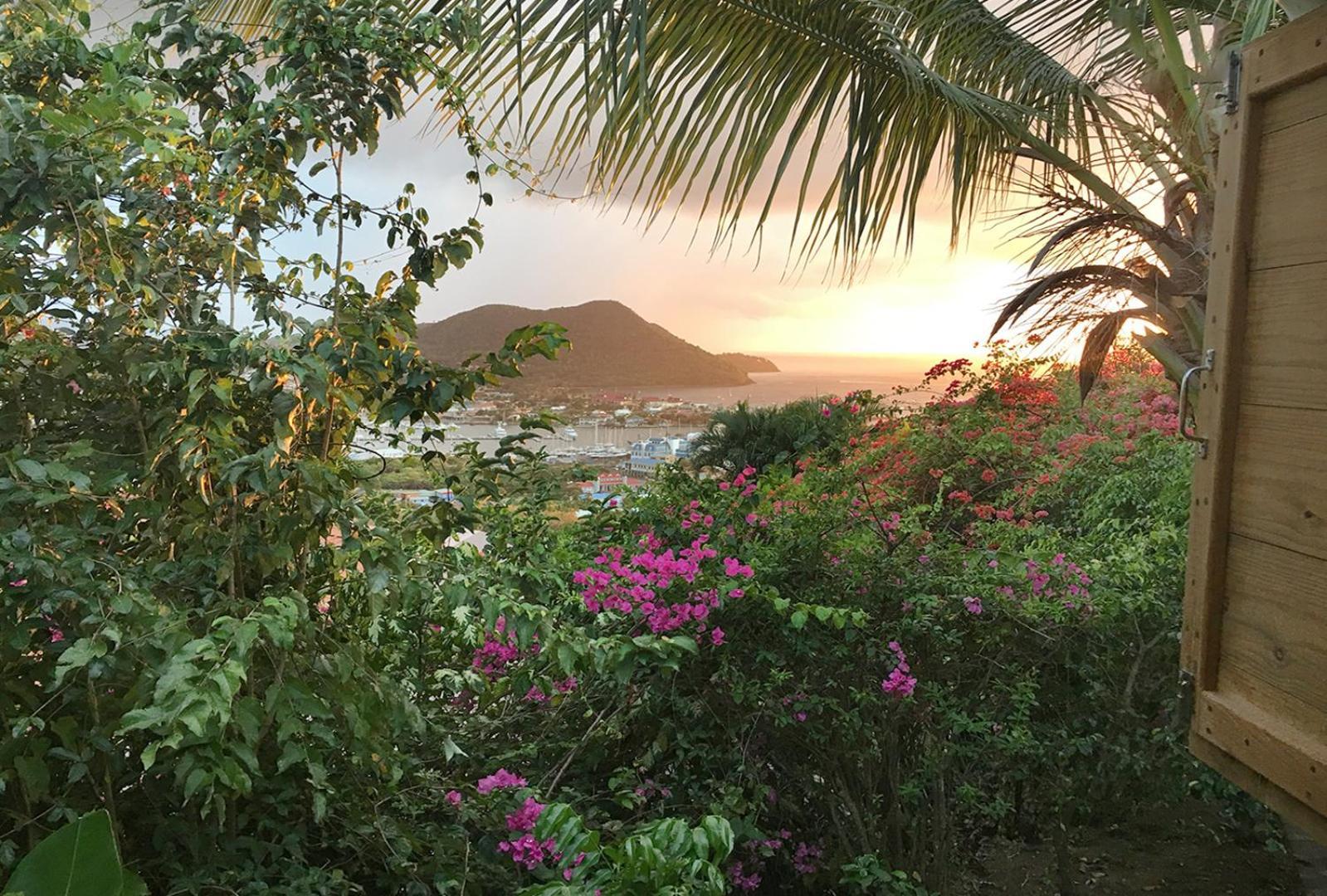 Italian Guesthouse Gros-Islet Buitenkant foto