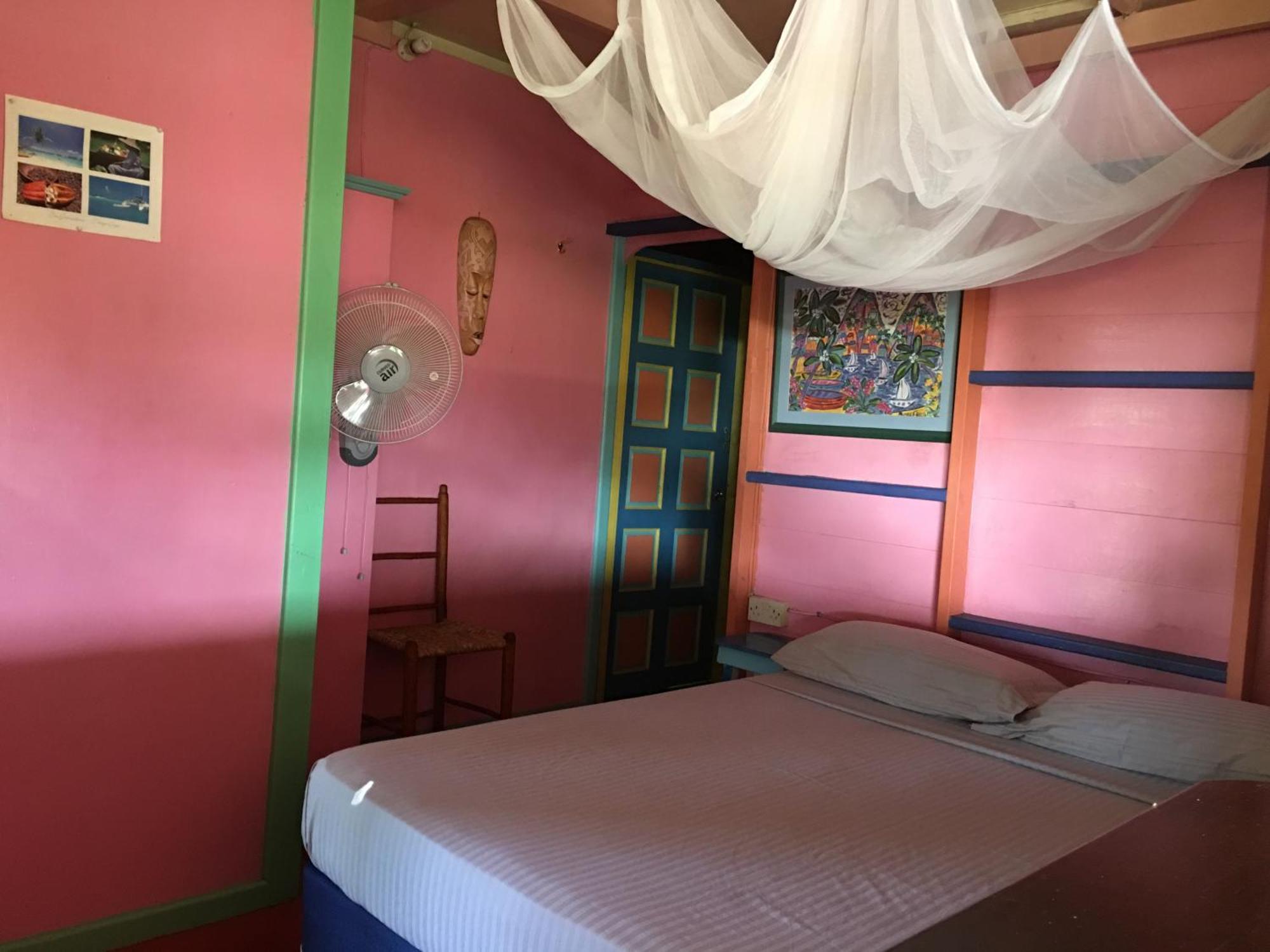 Italian Guesthouse Gros-Islet Buitenkant foto
