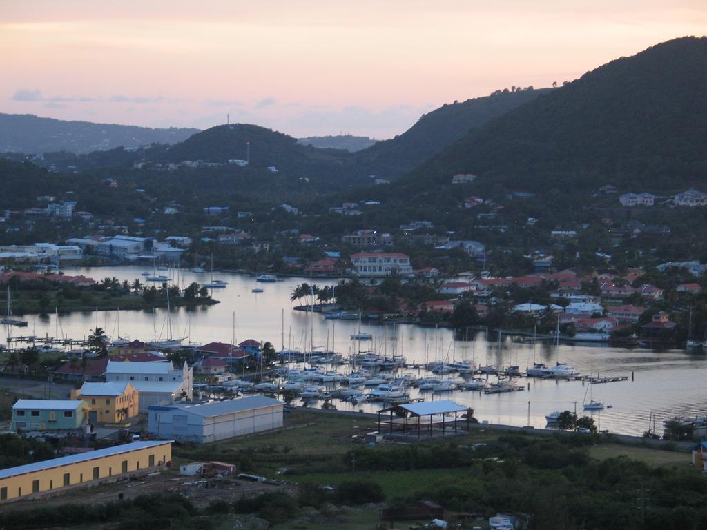 Italian Guesthouse Gros-Islet Buitenkant foto